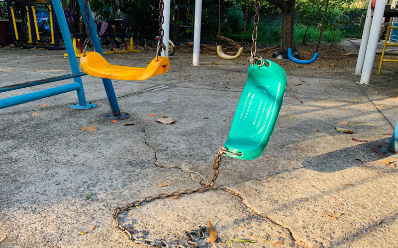 Broken chain swing